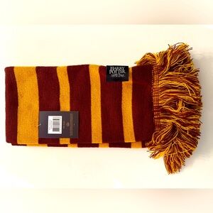Harry Potter gryffindor scarf